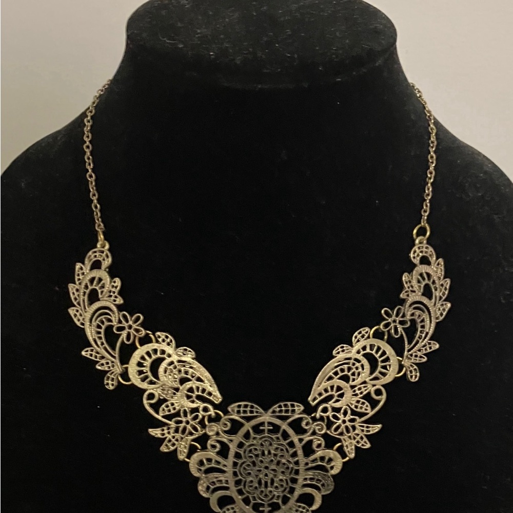 Delicate Golden Filigree Statement Necklace